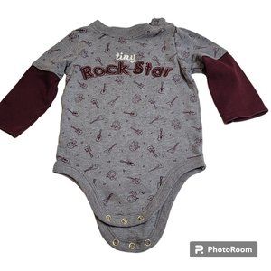 Granimals Bodysuit, Kid Unisex 18MO, Gray & Maroon, Tiny Rock Star Print,  EUC